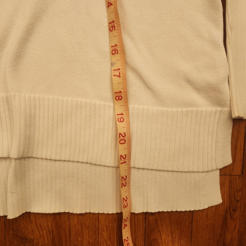 Cable & Gauge White Cowl Neck Sweater With Cheetah Print Buttons Size L EUC - Picture 12 of 16